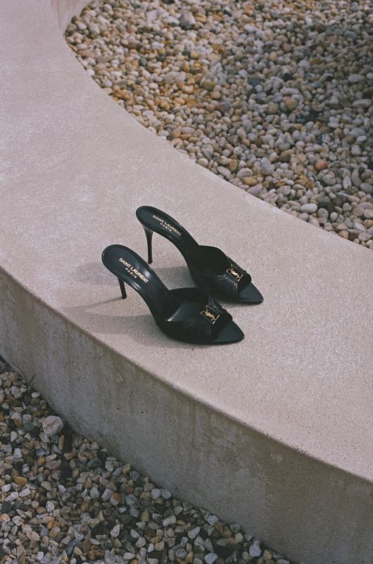 Eminence &times; Shou Sugi Ban House, photograph 8